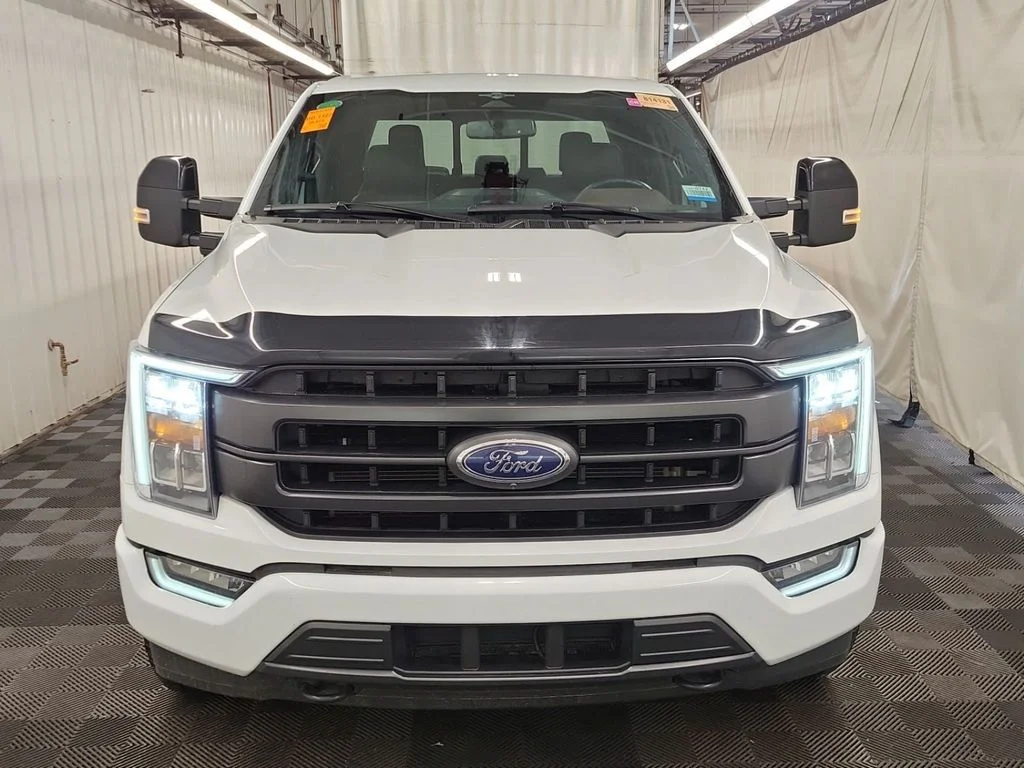 Used 2023  Ford Lariat image 3