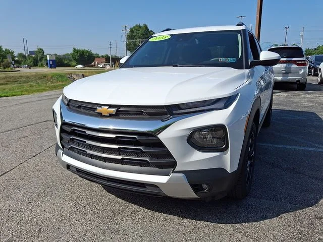 Used 2023 White Chevrolet LT image 4