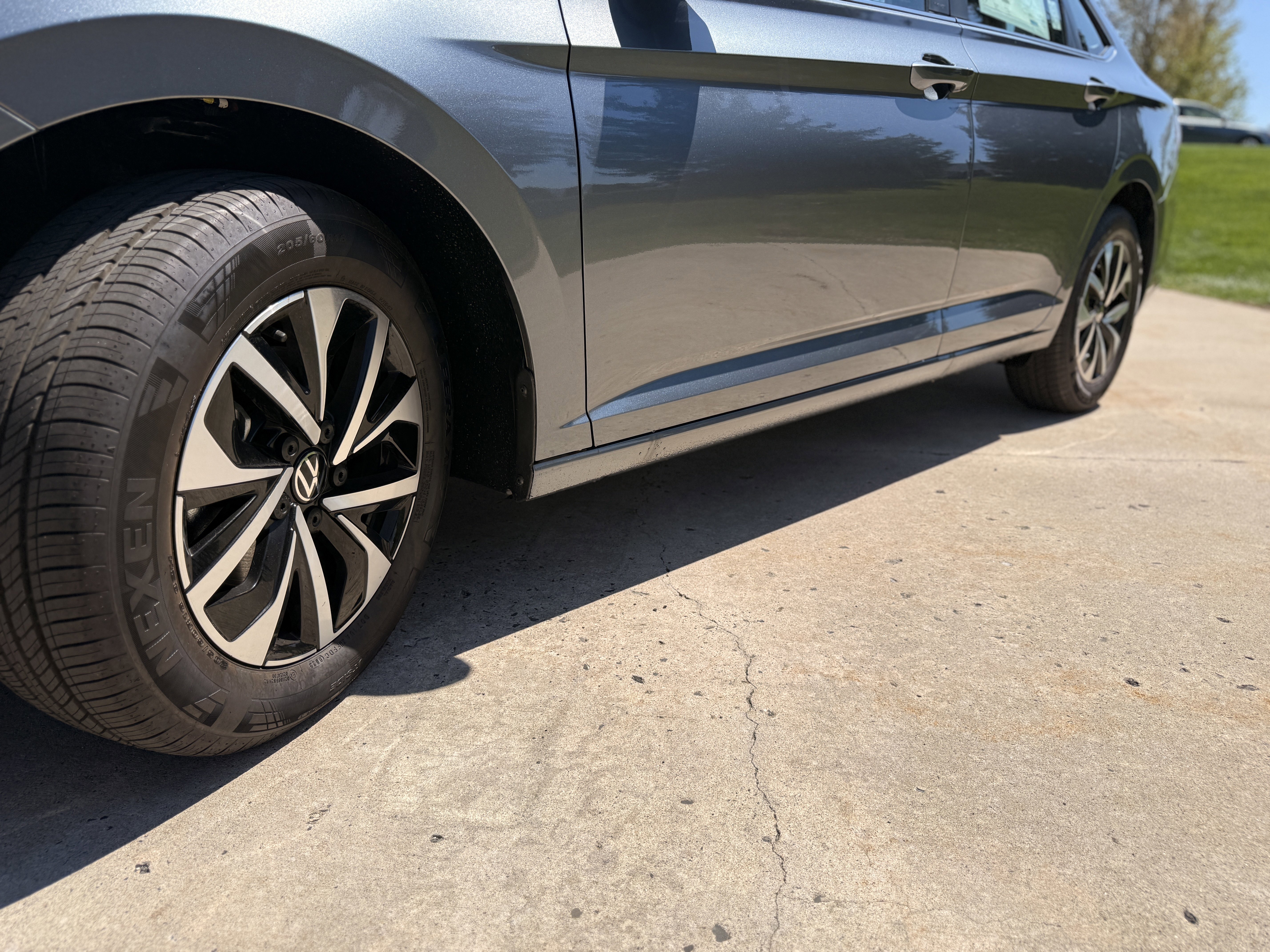 New 2026 Platinum Gray Metallic Volkswagen S image 16