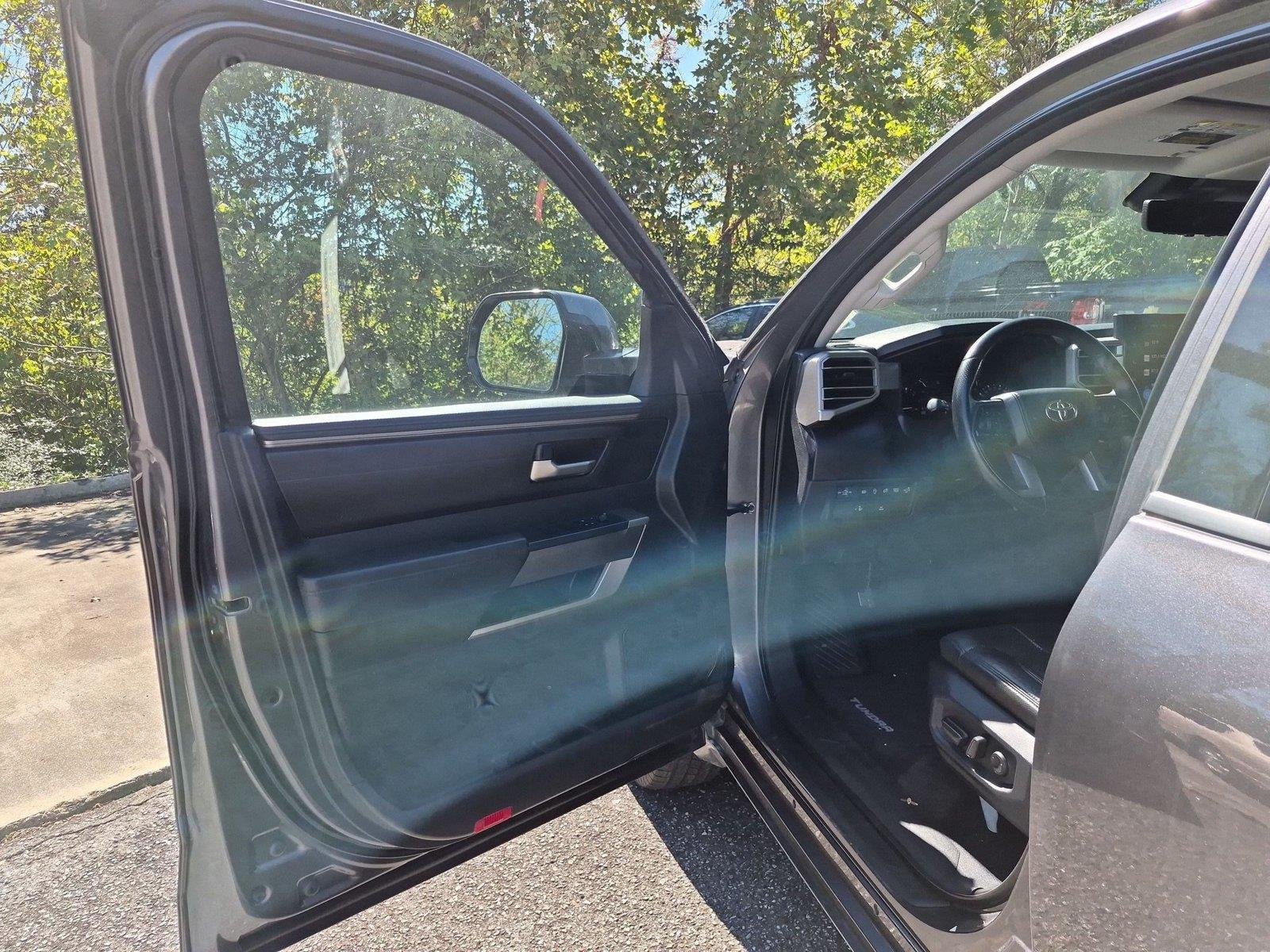 Used 2022  Toyota SR5 image 14