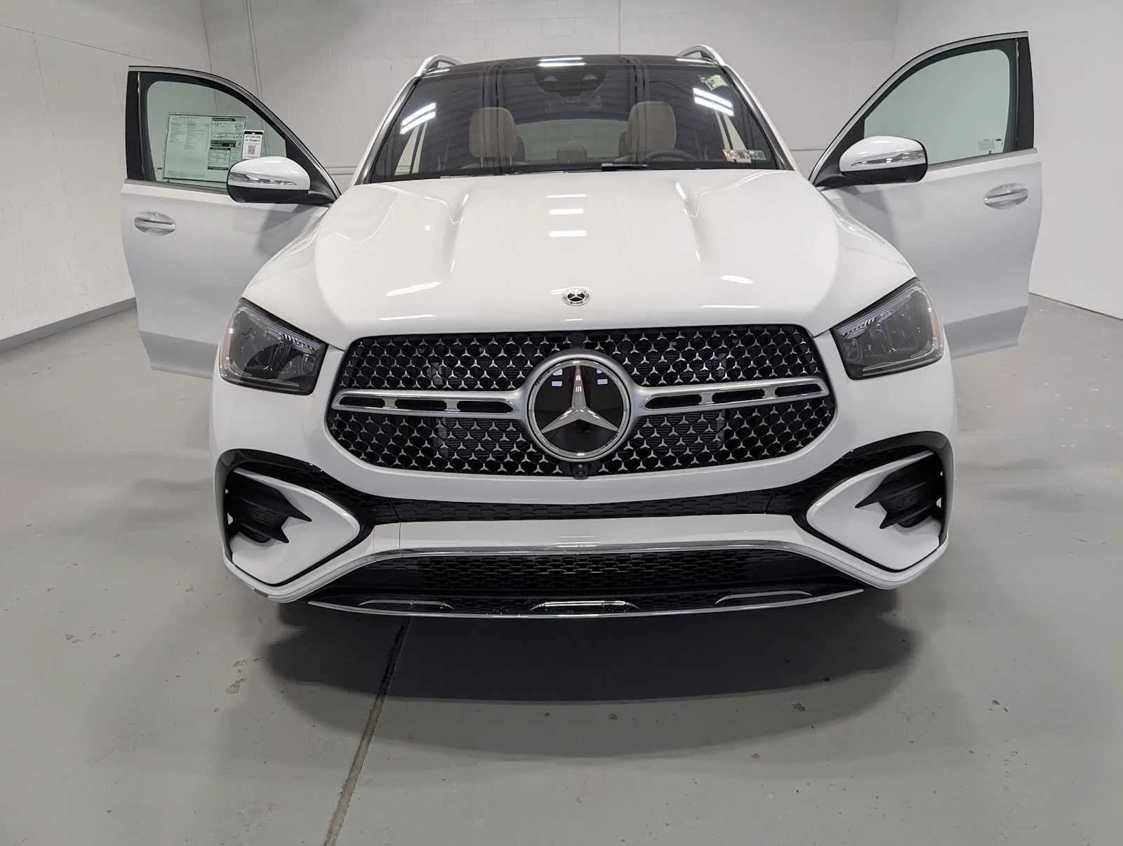 Certified Used 2026 MANUFAKTUR Moonlight White Metallic Mercedes-Benz GLE 580 image 13