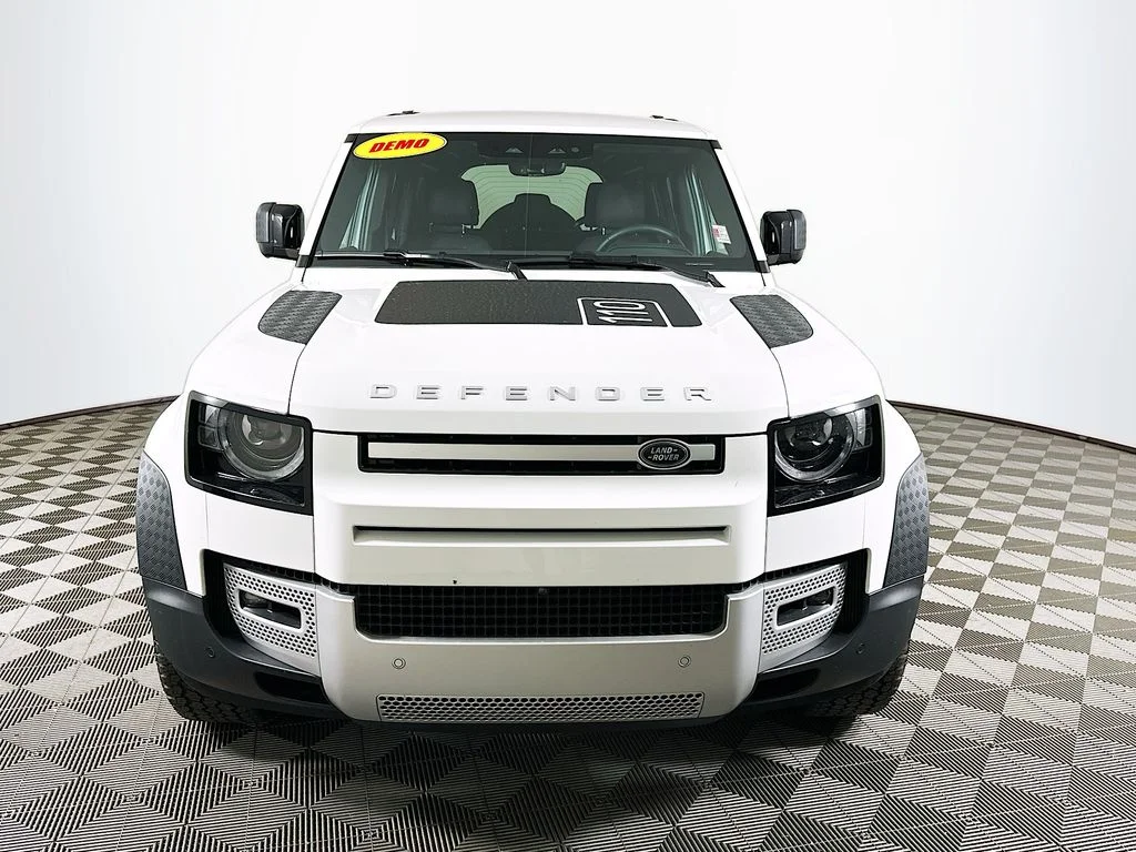 Certified Used 2025 Fuji White Land Rover S image 2