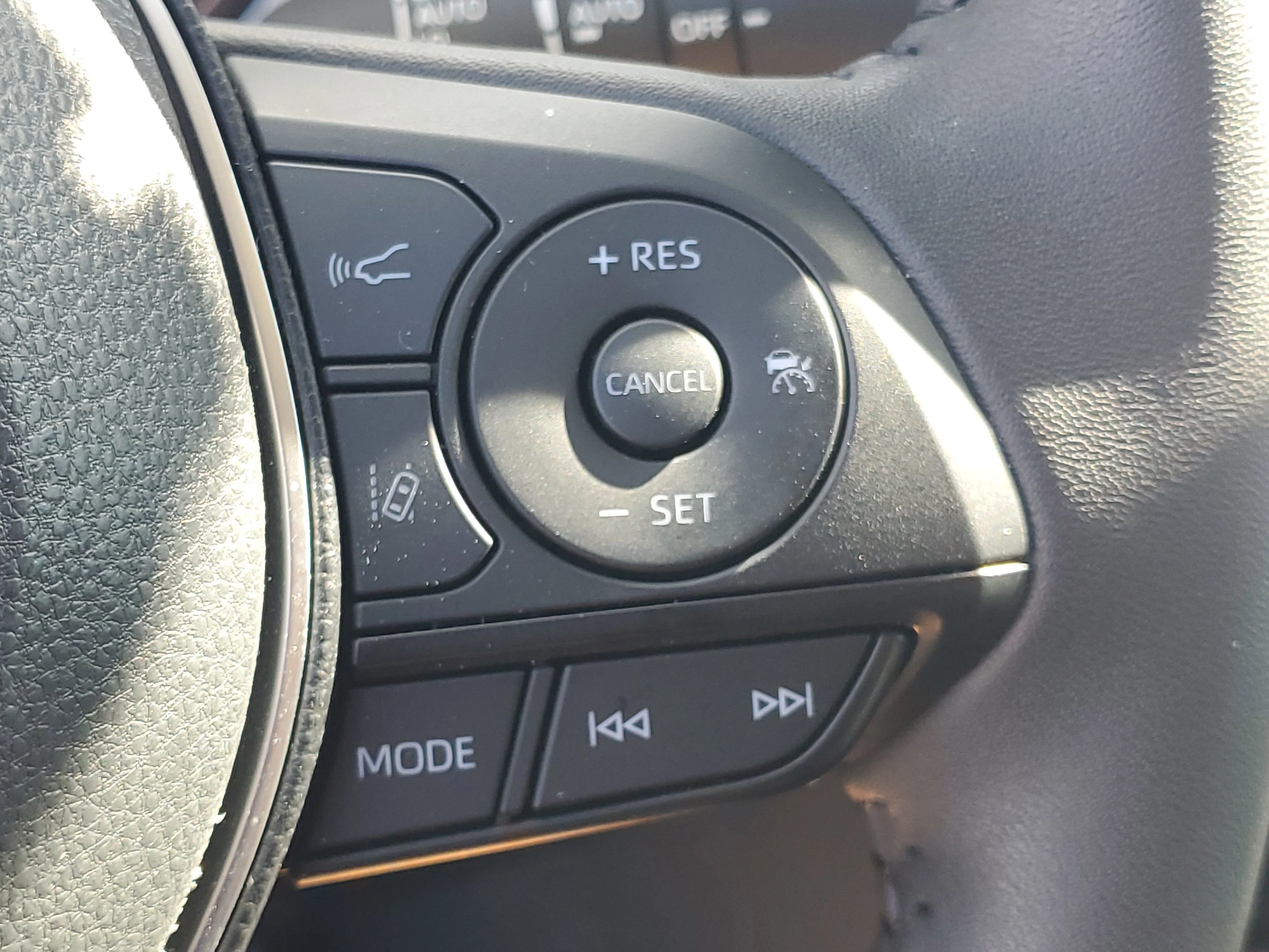Used 2025 Magnetic Gray Metallic Toyota XLE Premium image 24