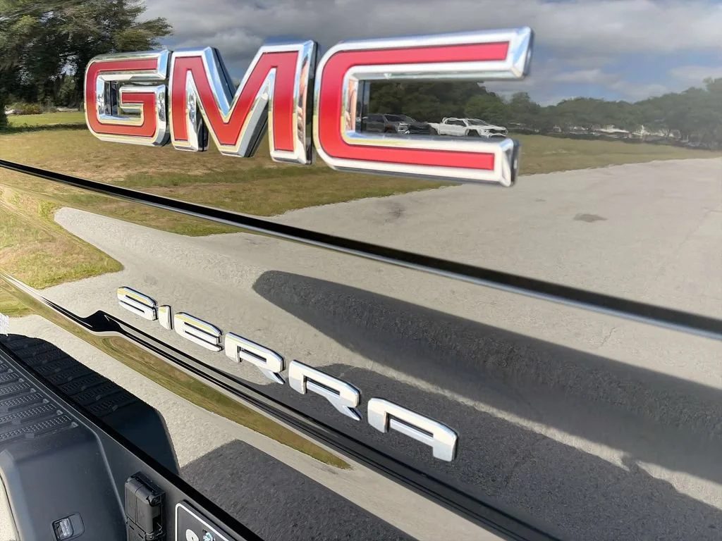 New 2026 Onyx Black GMC Elevation image 40