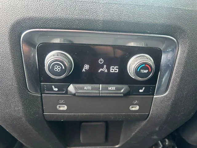 Used 2023 Gray Chevrolet Z71 image 22