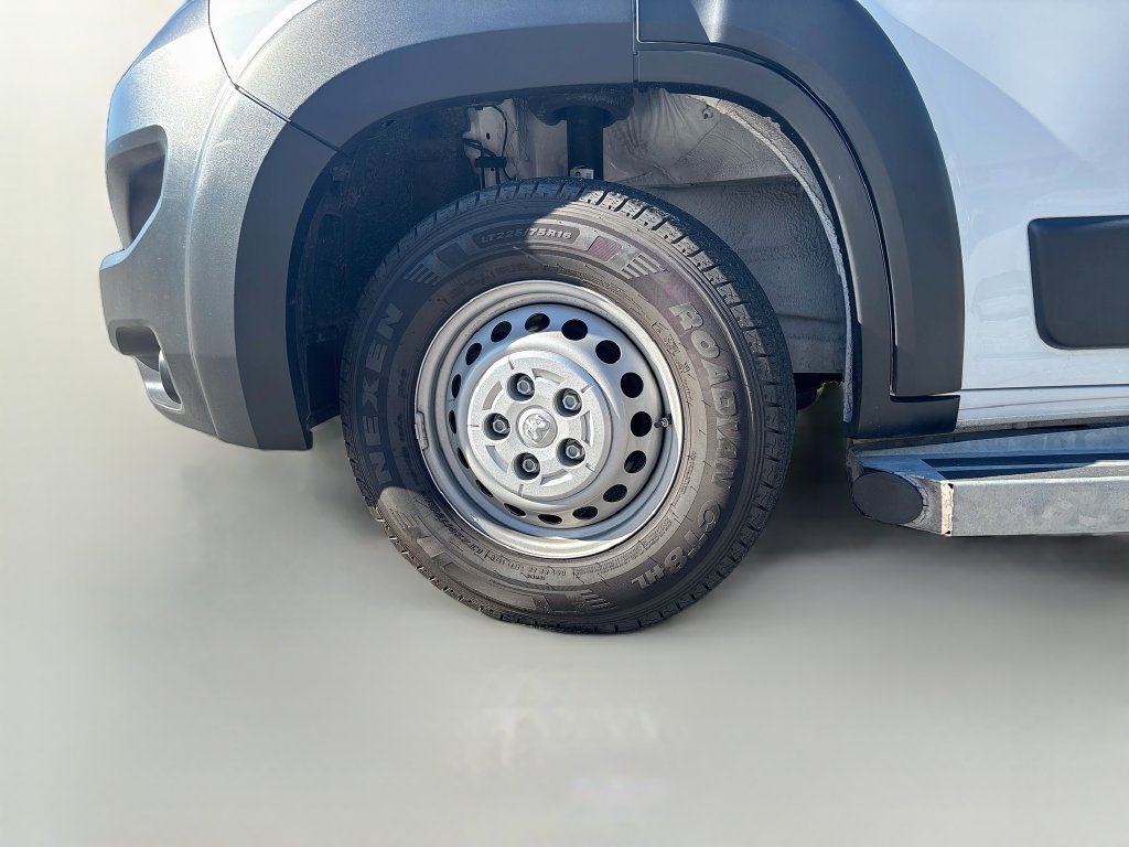 Used 2025 White Ram Base image 16