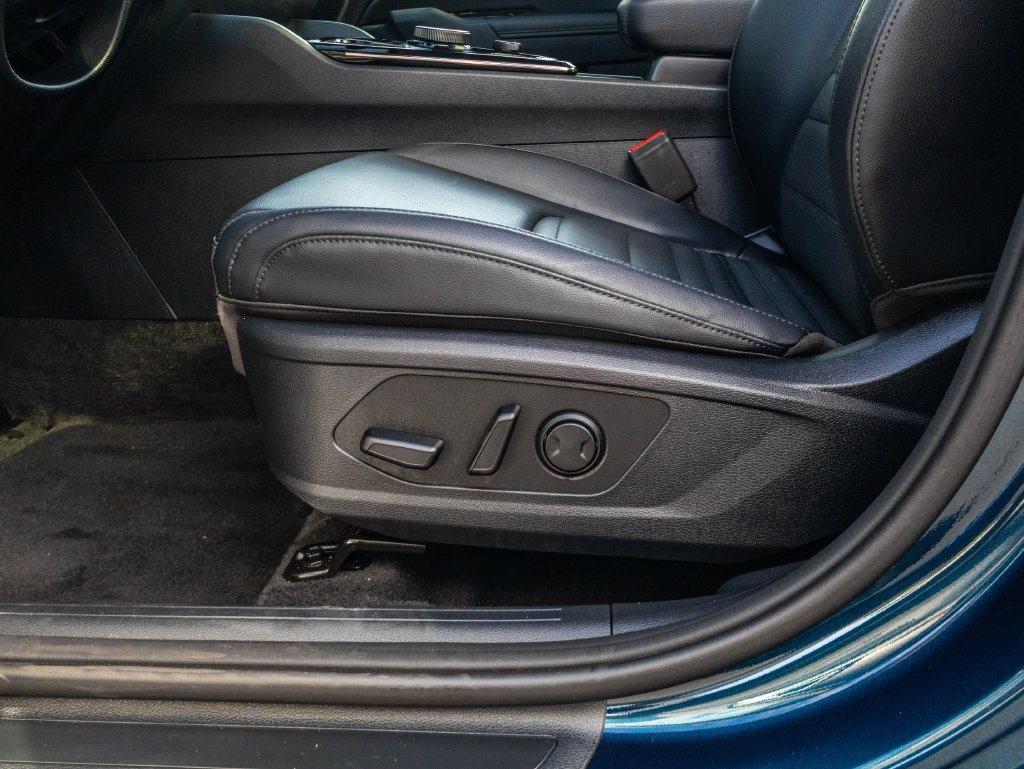 Used 2025 Blue Kia SX-Prestige image 18