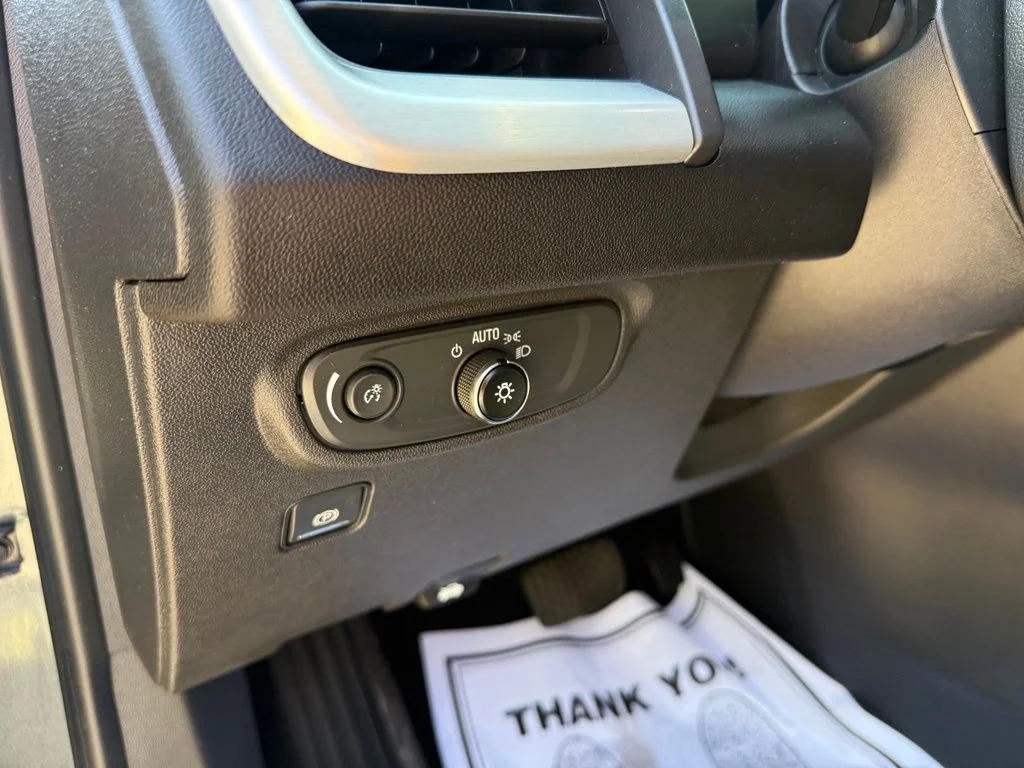 Used 2021 Gray GMC SLE image 16