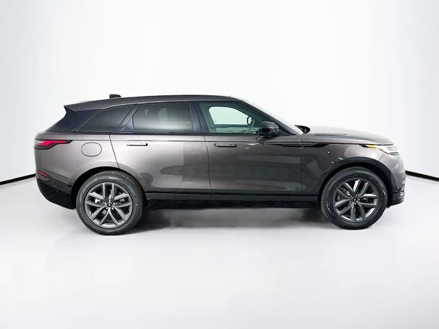 Certified Used 2026 Charente Grey Land Rover Dynamic SE image 4