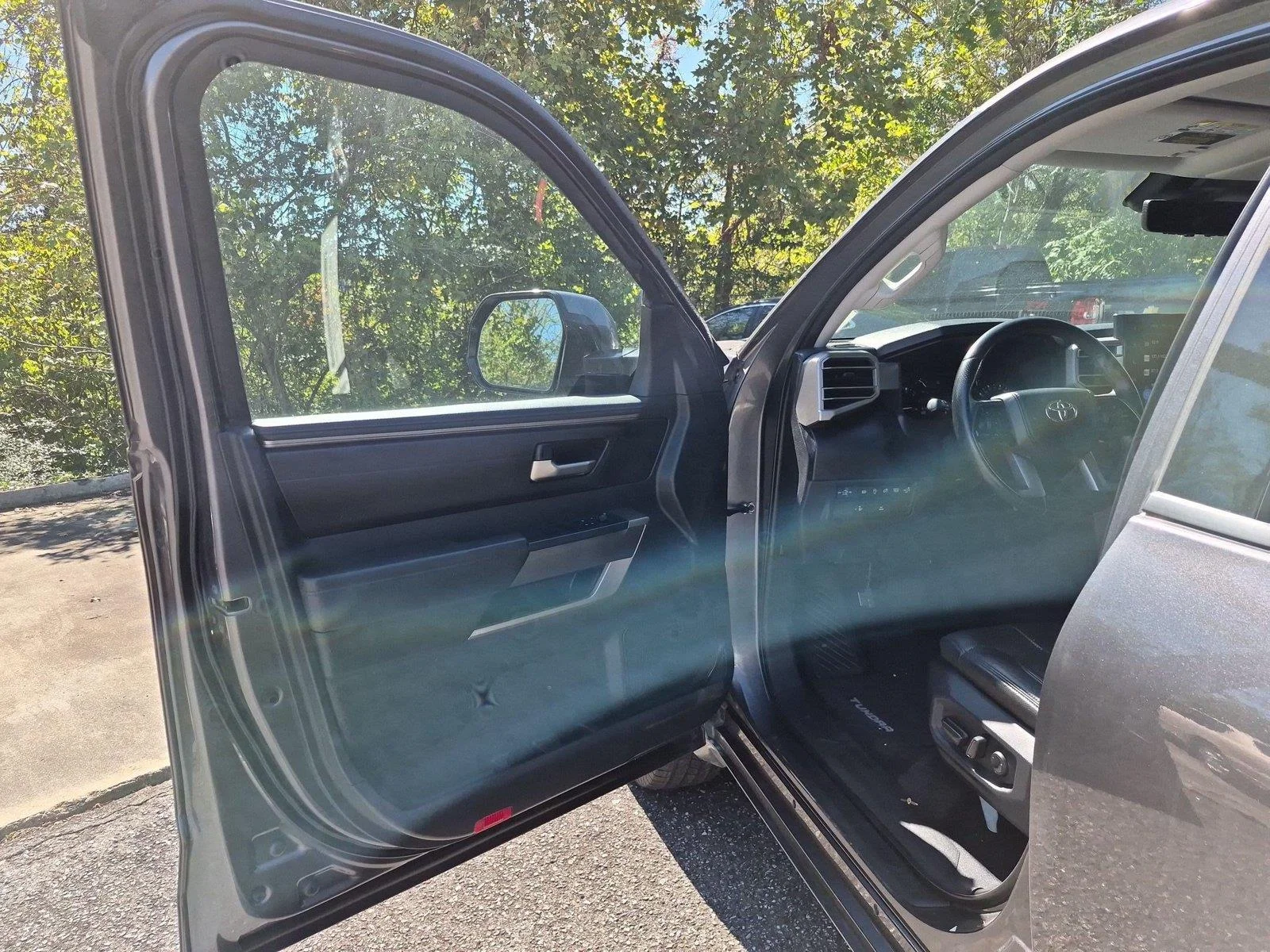 Used 2022  Toyota SR5 image 14