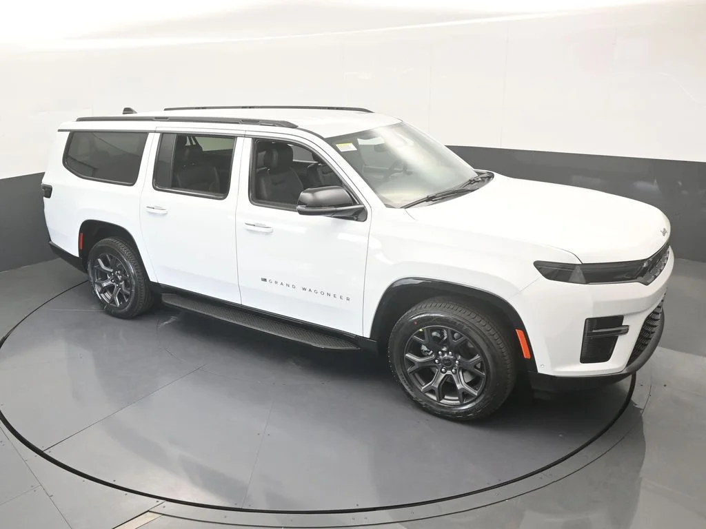 New 2026 Bright White Clear-Coat Exterior Paint Jeep Limited Altitude image 50
