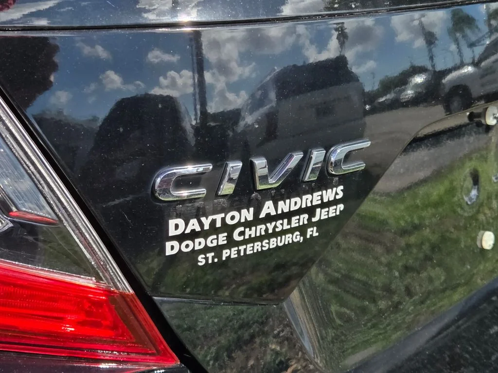 Used 2016 Black Honda Touring image 4