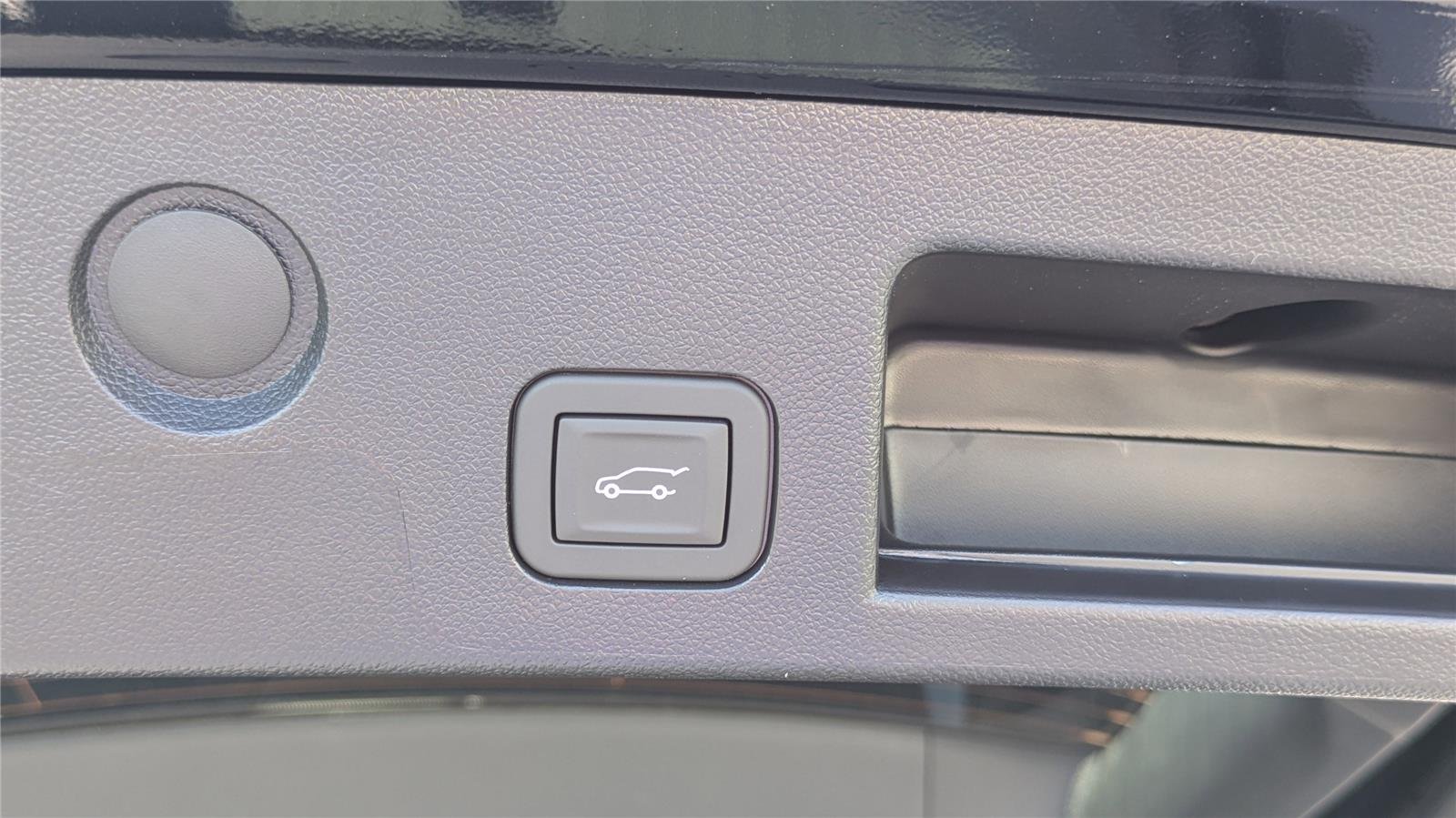 New 2026 Mosaic Black Metallic Chevrolet LT image 28