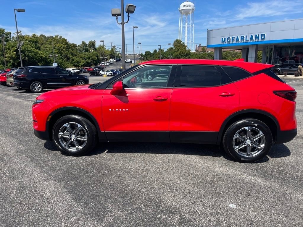 2023 Chevrolet Blazer 2LT photo 2