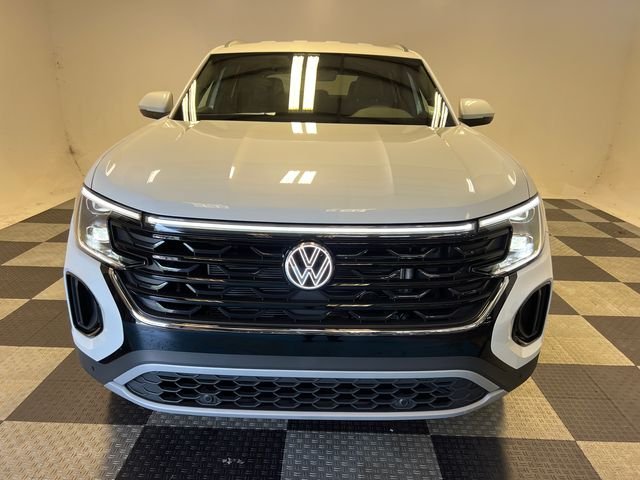New 2026 White Volkswagen 2.0T SE w/Technology image 2