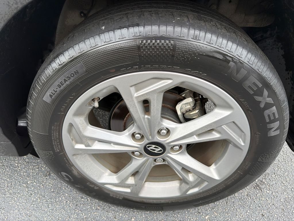 Used 2023 White Hyundai SEL image 19