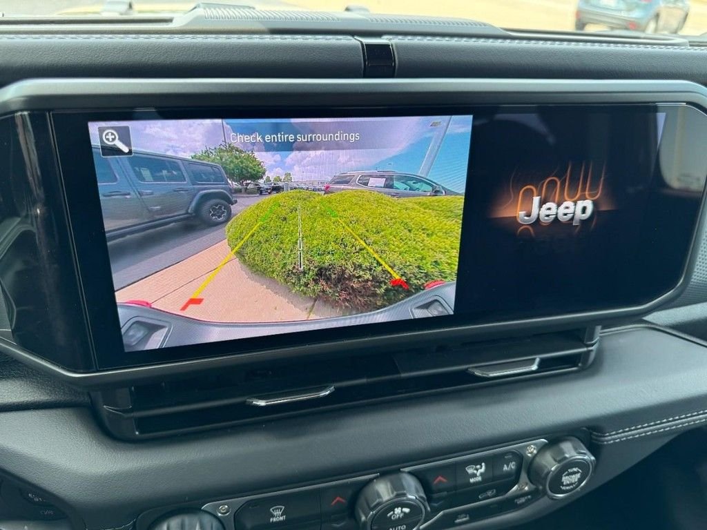 Used 2026 Black Jeep Mojave image 18