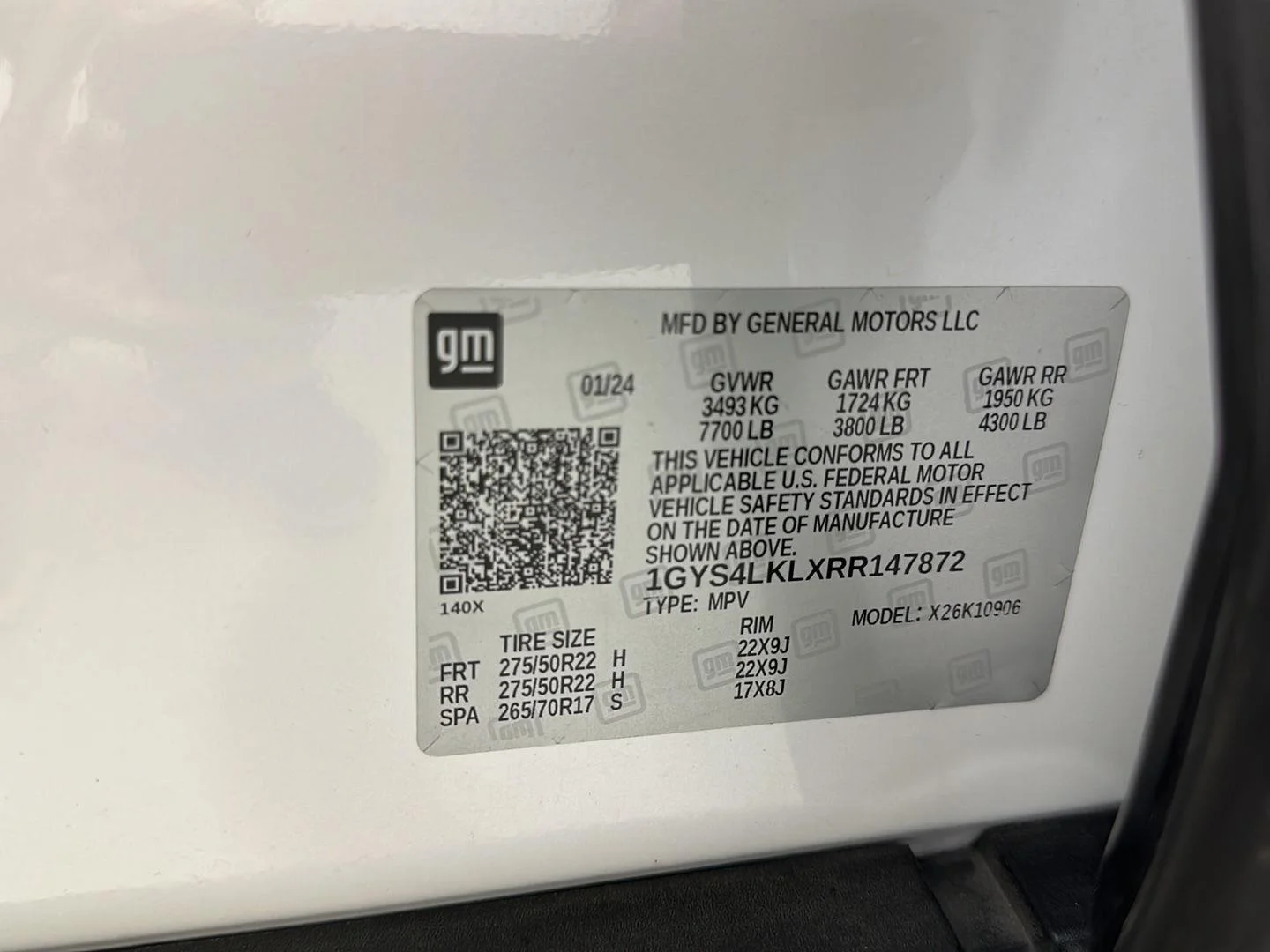 Used 2024 Crystal White Tricoat Cadillac Premium Luxury image 33