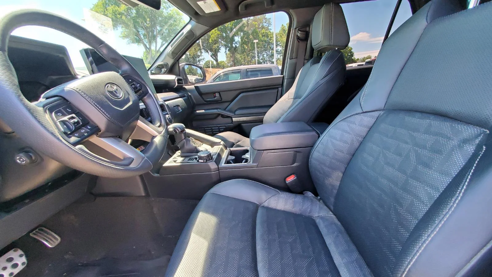 Used 2025 Cutting Edge Toyota SR5 image 3