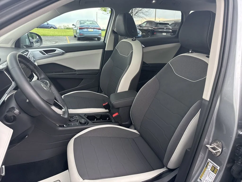 2025 Volkswagen Taos SE - Photo 31