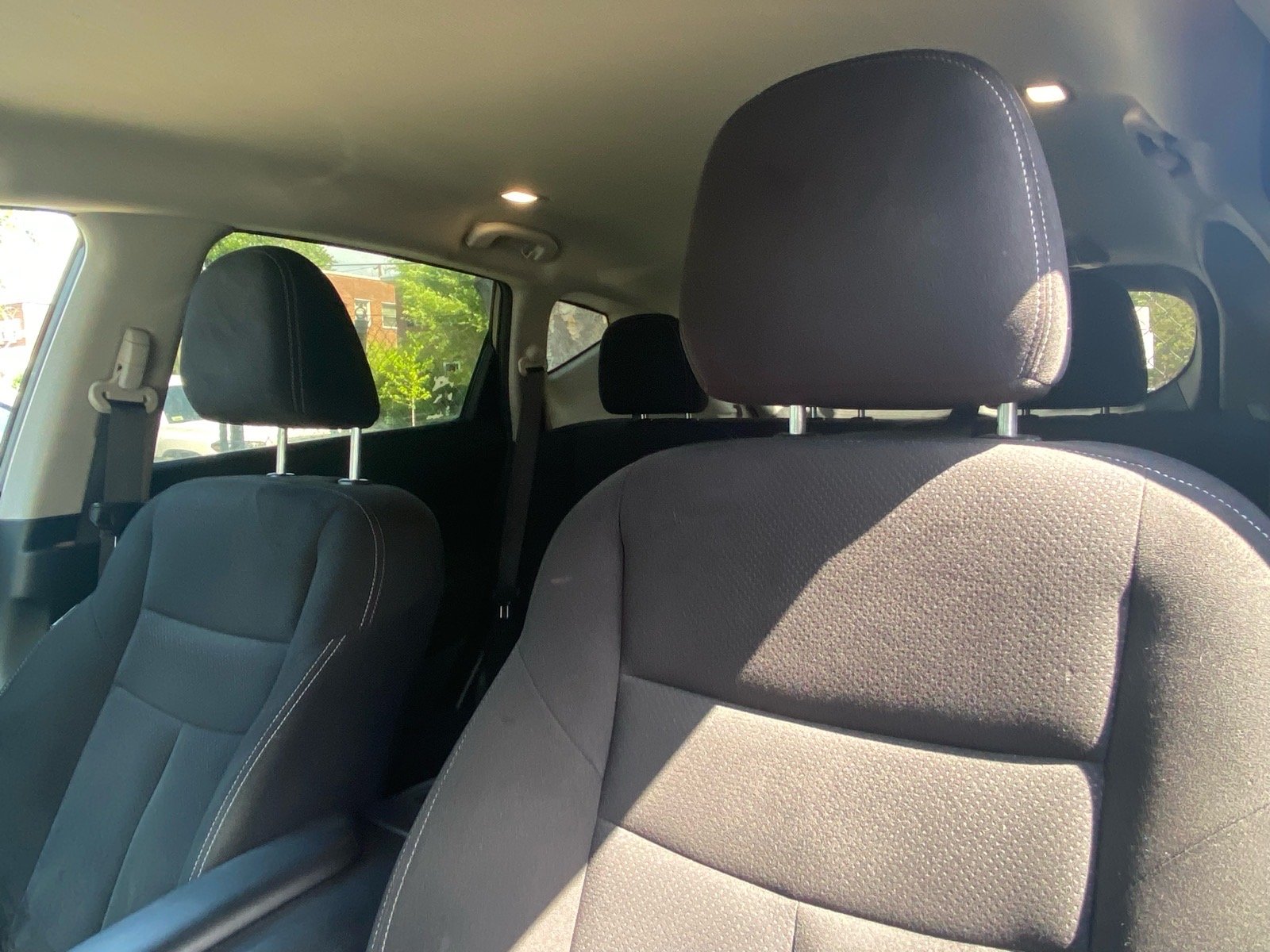 Used 2021 Gray Nissan S image 9