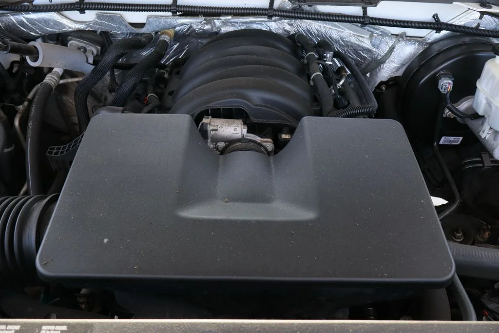 Used 2016 White GMC Base image 29
