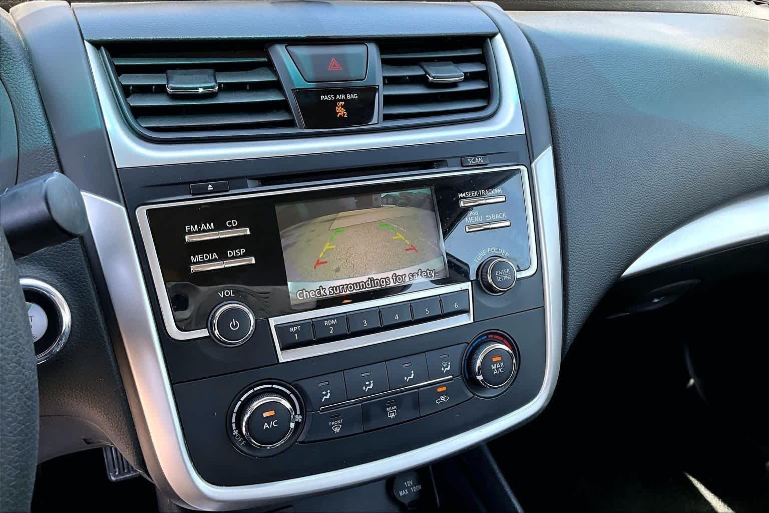 Used 2018 Brilliant Silver Nissan 2.5 S image 31
