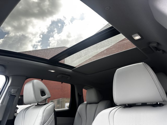 Used 2026 Solar Silver Metallic Acura w/Technology Package image 26