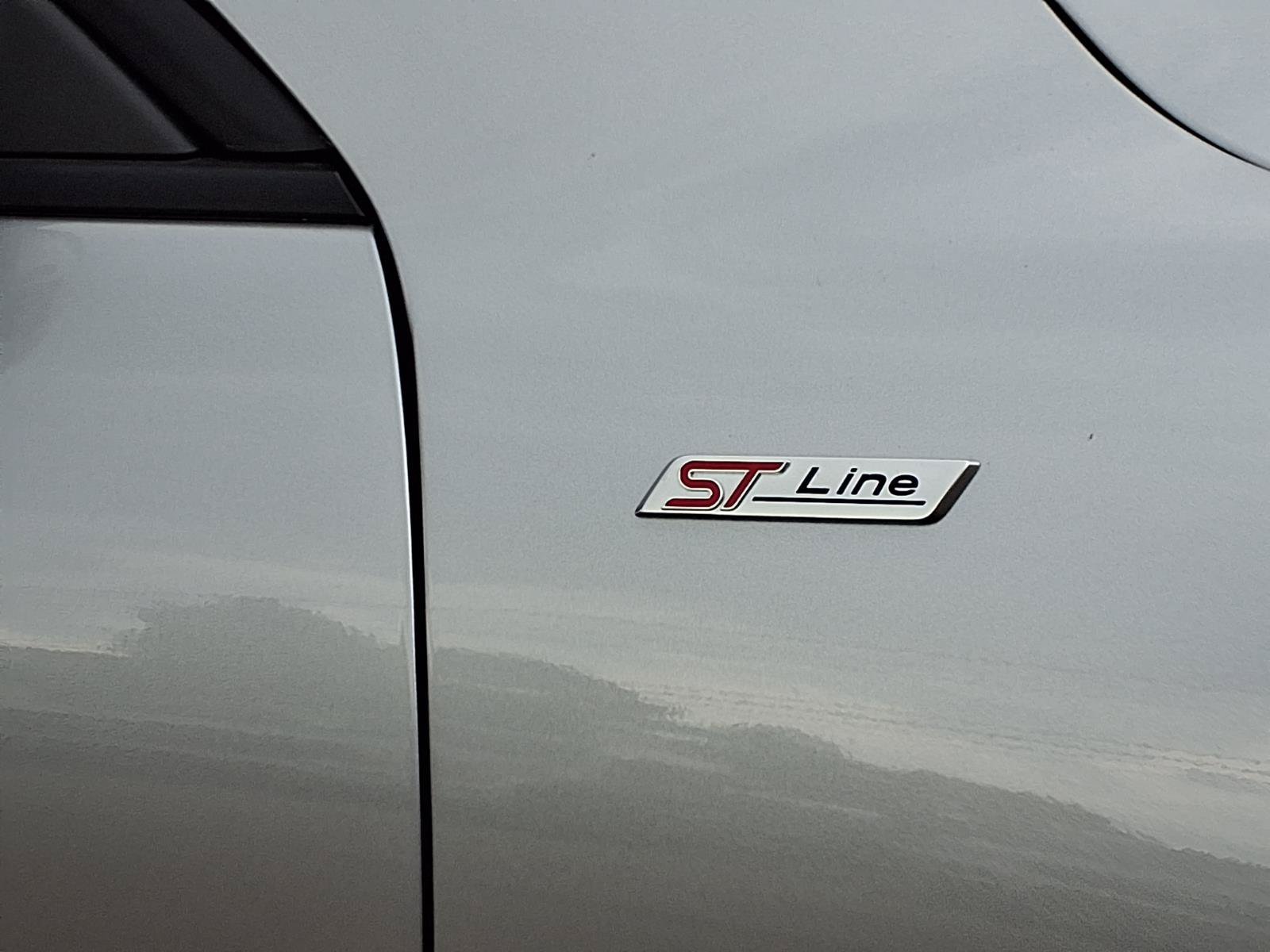 Used 2023 Iconic Silver Metallic Ford ST-Line Select image 25