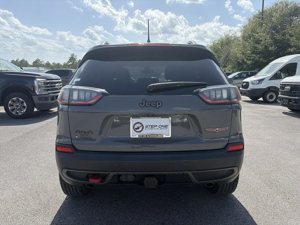 Used 2019 Gray Jeep Trailhawk image 6