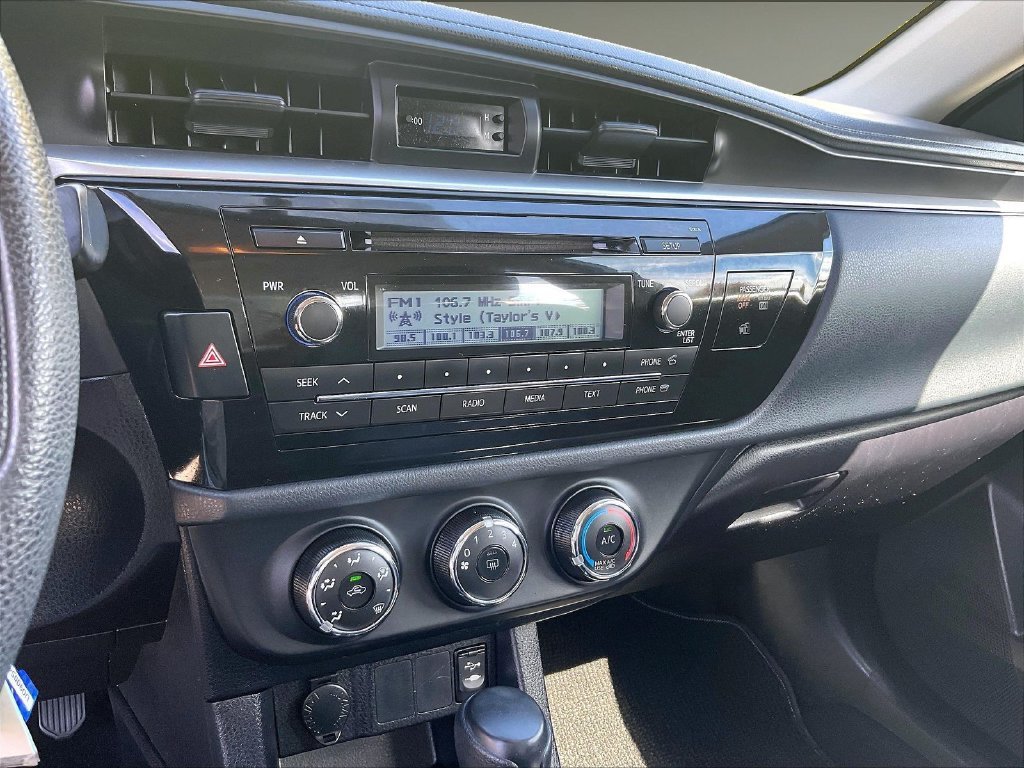 Used 2015 Silver Toyota L image 19