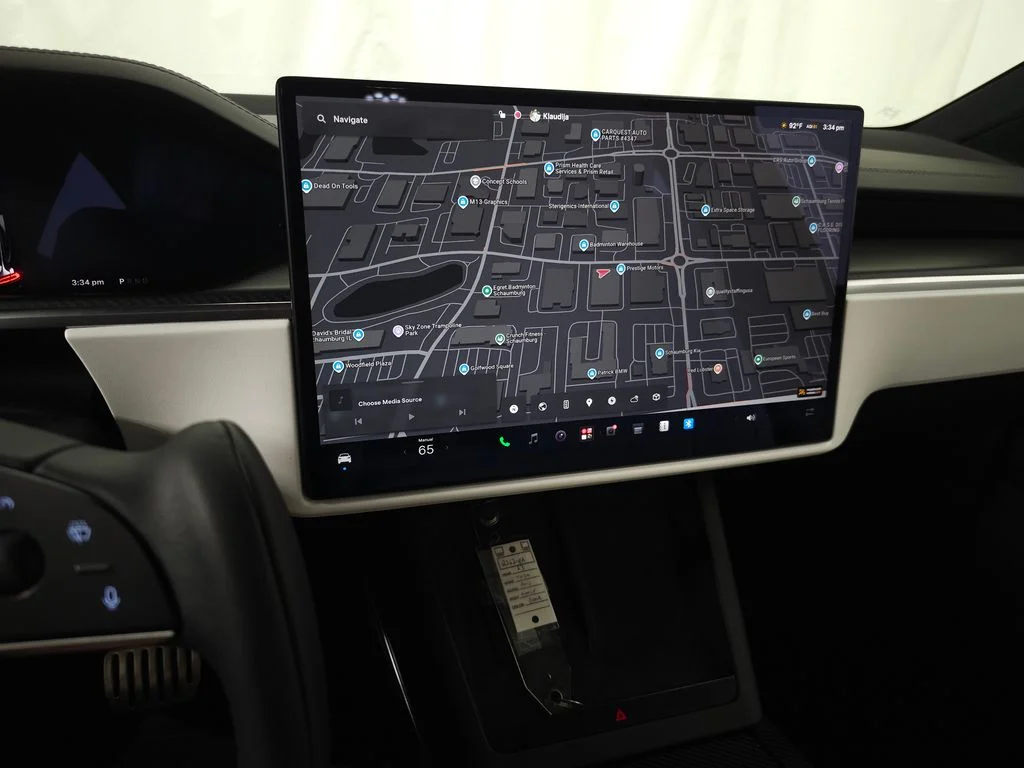 Used 2023  Tesla Plaid image 23