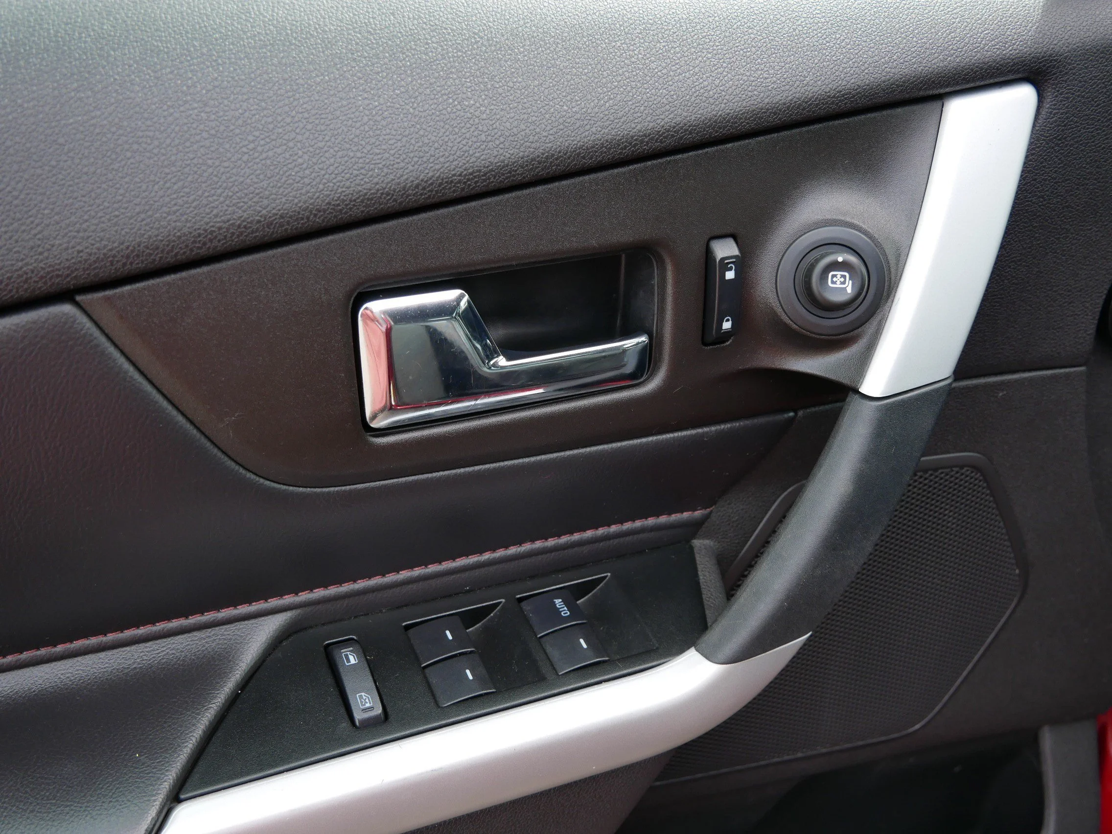 Used 2013 Ruby Red Metallic Ford SEL image 20