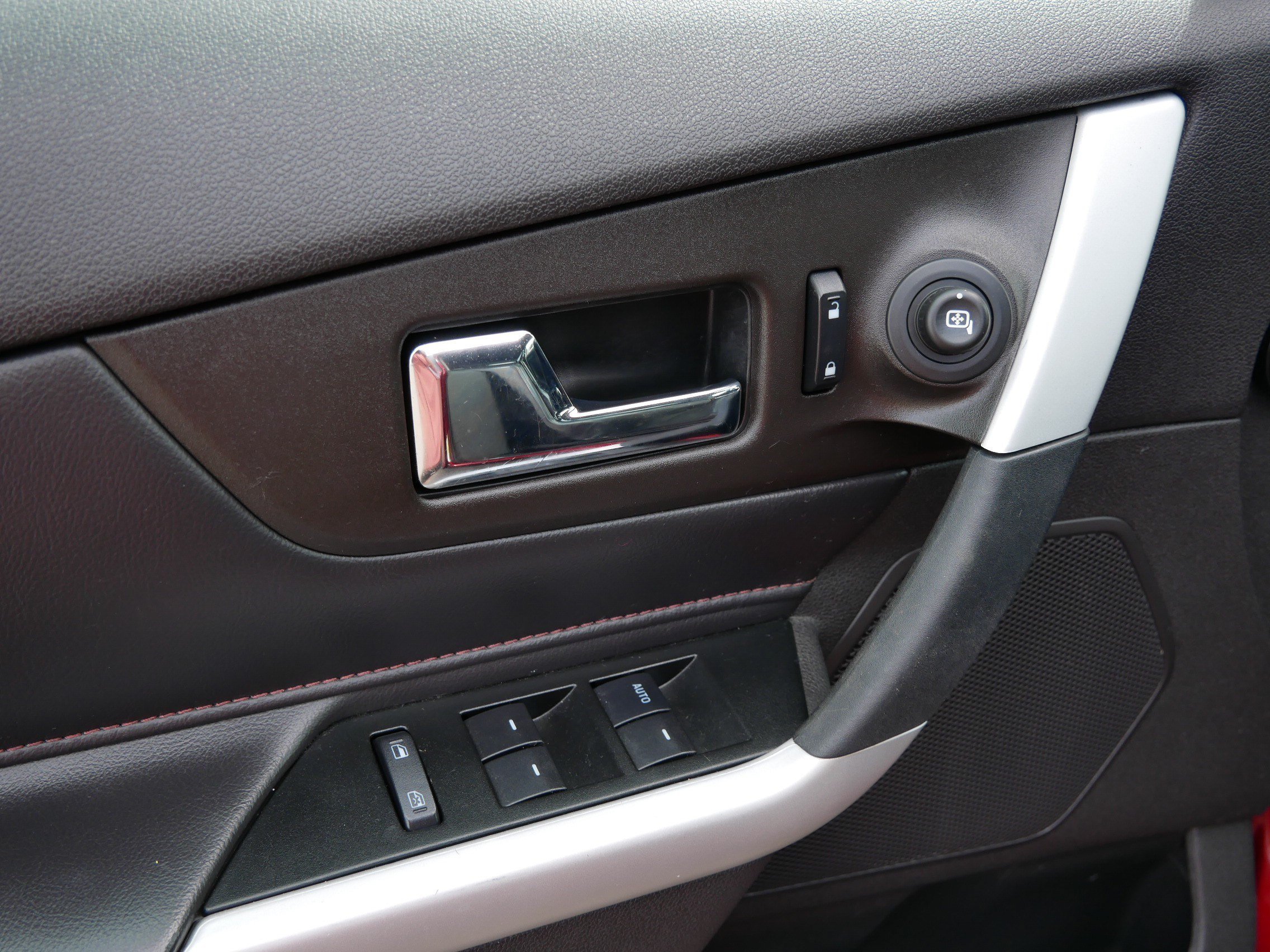 Used 2013 Ruby Red Metallic Ford SEL image 20