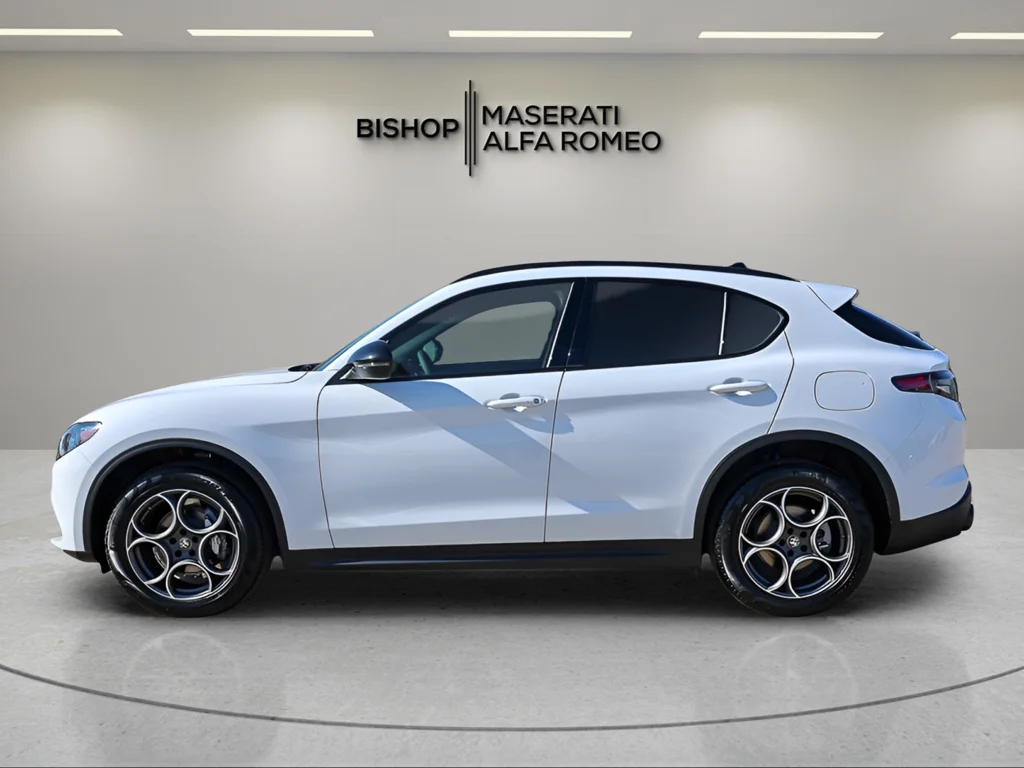 New 2025 White Alfa Romeo Base image 4