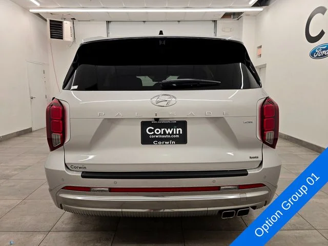 Used 2025 Silver Hyundai Calligraphy image 4