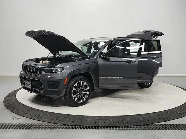 Used 2023 Gray Jeep Overland image 11