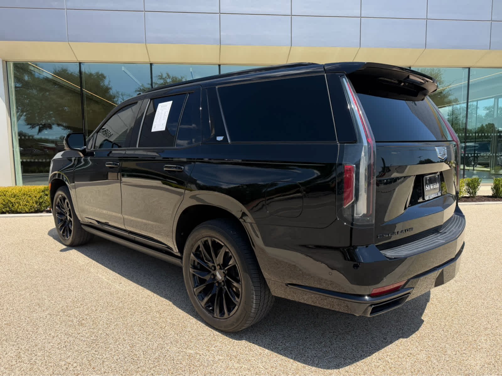Used 2022 Black Raven Cadillac Sport Platinum image 8