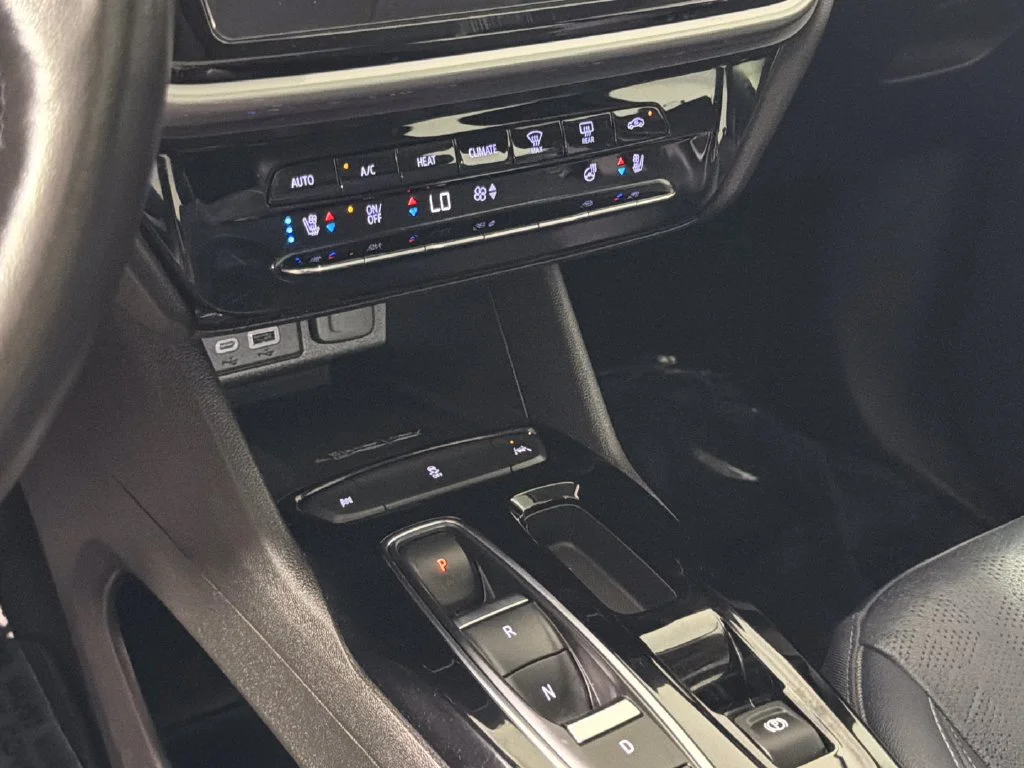 Used 2022 GRAY GHOST METALLIC Chevrolet Premier image 24