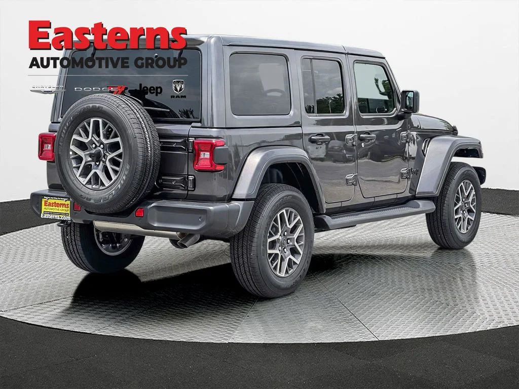 New 2025 Granite Crystal Metallic Clear-Coat Exterior Paint Jeep Sahara image 6