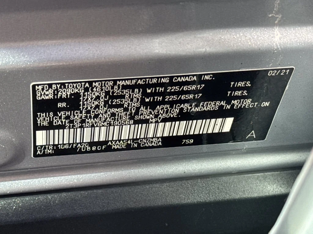 Used 2021 Silver Toyota XLE image 46