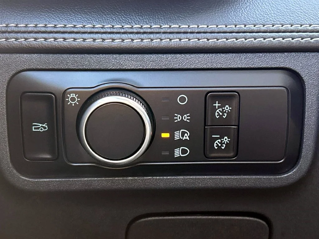 Used 2024 Oxford White Ford EcoBoost Premium image 18