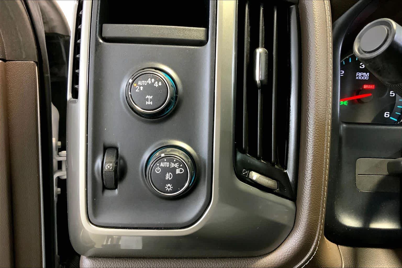 Used 2018 Summit White Chevrolet LTZ image 34