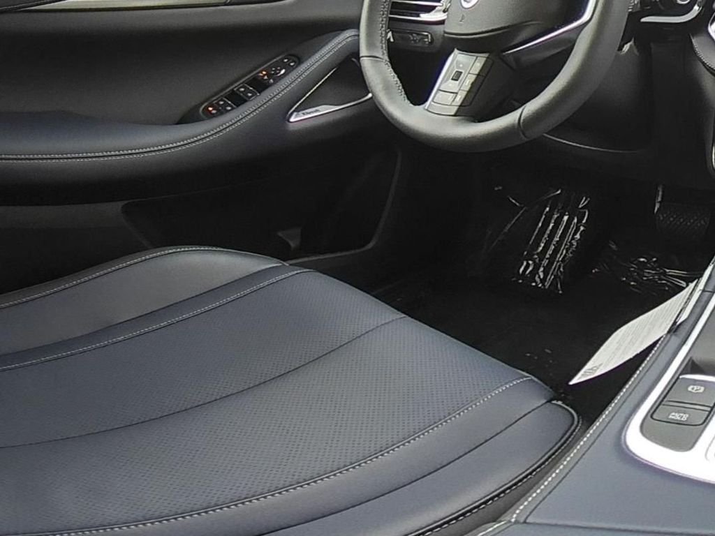 Used 2026 White INFINITI SPORT image 23