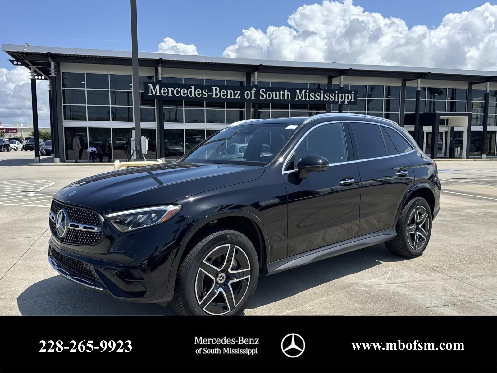 2026 Mercedes-Benz GLC GLC 300's photo