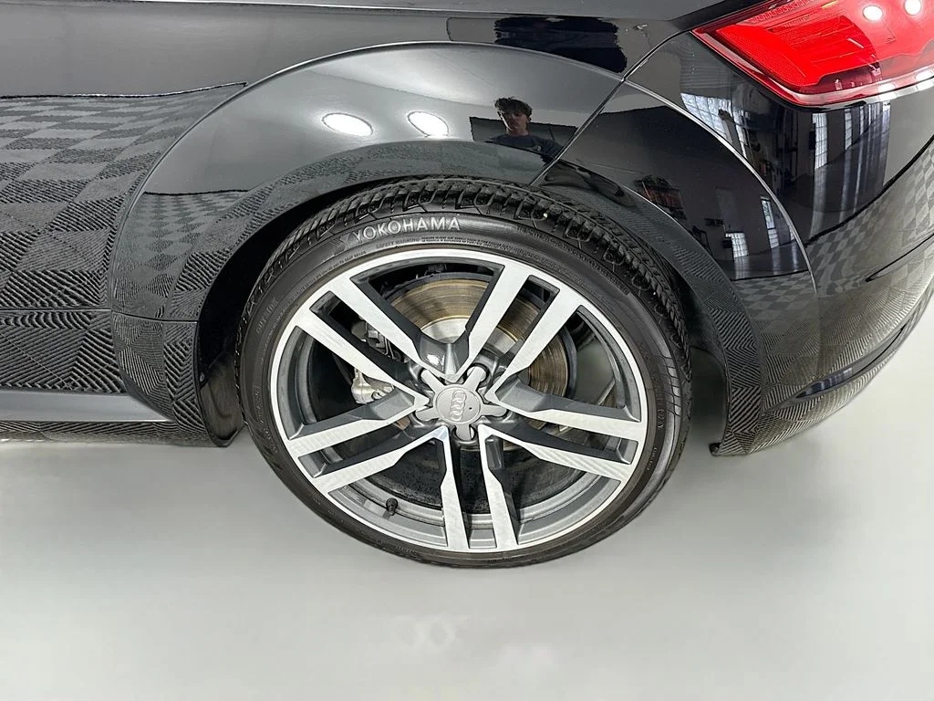 Used 2016 Brilliant Black Audi 2.0T image 27