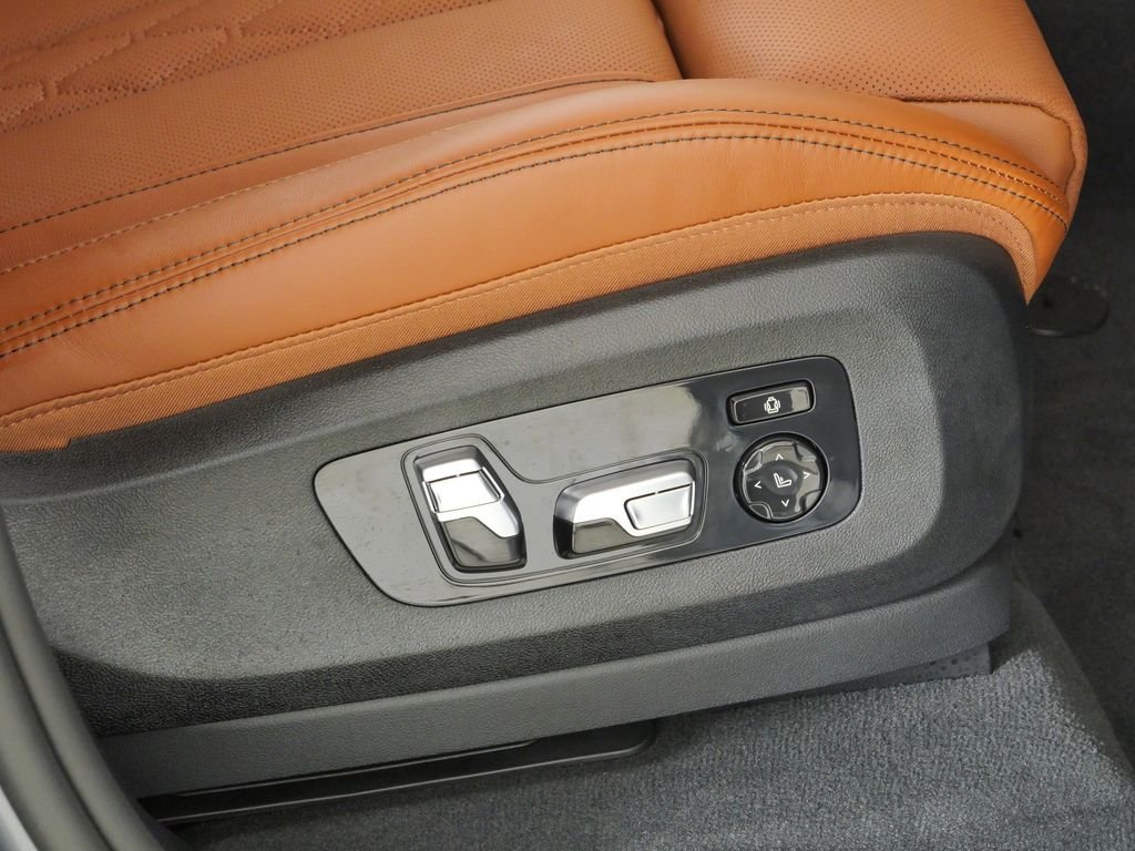 New 2026 Skyscraper Grey Metallic BMW xDrive40i image 22