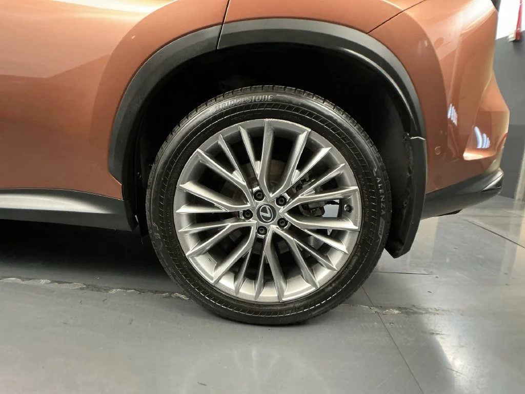 Used 2025 Copper Crest Lexus 350h Luxury image 25
