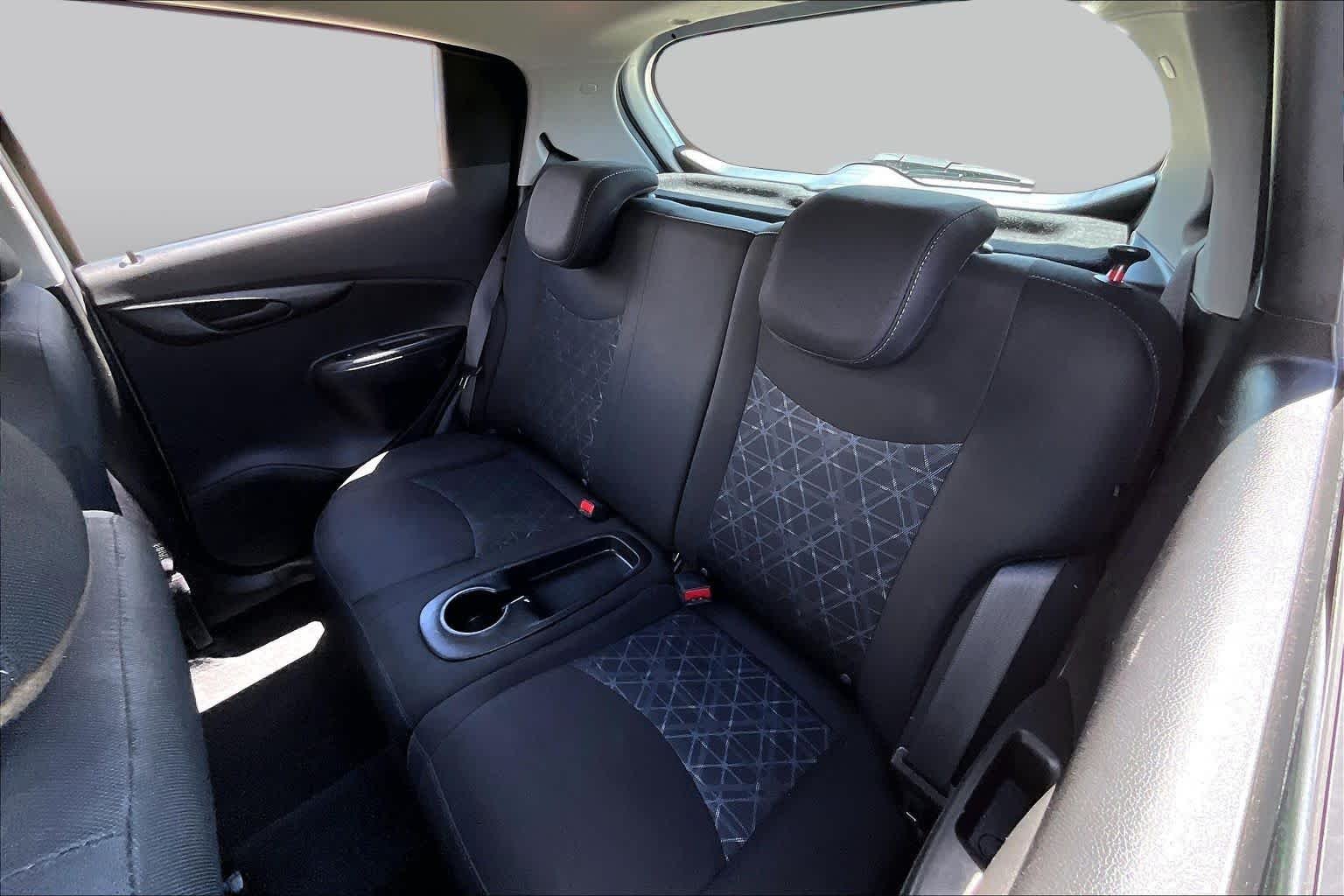 Used 2020 SILVER ICE METALLIC Chevrolet LT image 19