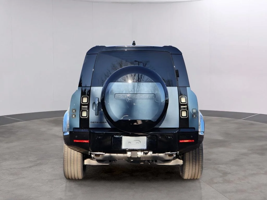New 2026 Tasman Blue Land Rover X-Dynamic SE image 6